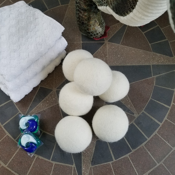 NIP Organic Wool Dryer Balls Set of 6 - Picture 2 of 4